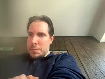 Joe327 Chaturbate stream image from April 24, 2025