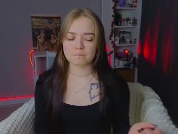 Julidropp Chaturbate stream image from April 24, 2025