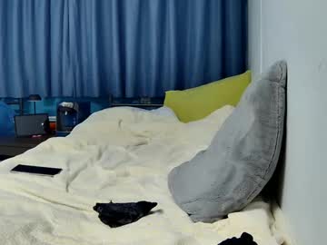 Leila_Cam18 Chaturbate stream image from April 24, 2025