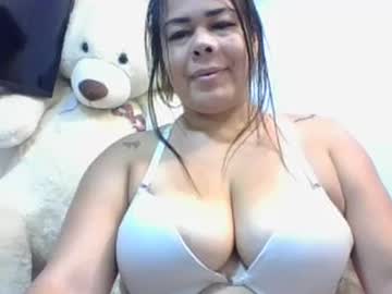 Chiarafioree Chaturbate stream image from April 24, 2025