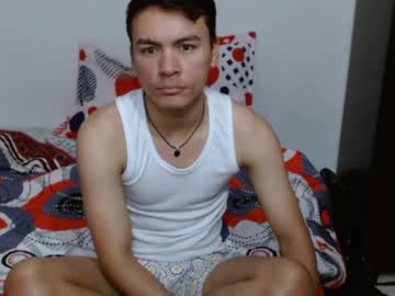 Fallenangell01 Chaturbate stream image from April 24, 2025