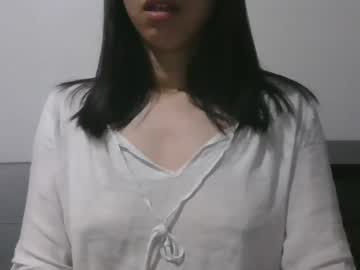 Axuepetitt Chaturbate stream image from April 24, 2025
