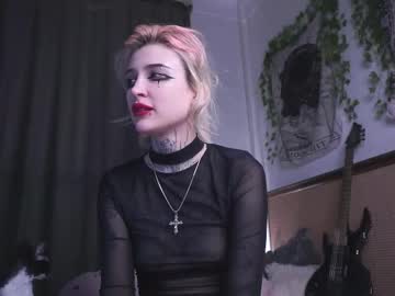 Naomie_Moon Chaturbate stream image from April 24, 2025