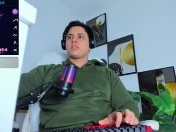 Talkingthom Chaturbate stream image from April 24, 2025