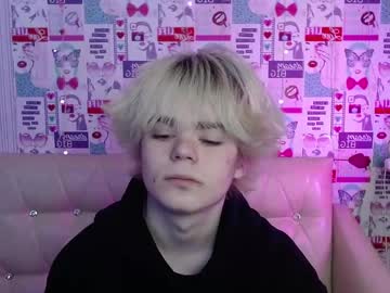 Kiracursed Chaturbate stream image from April 25, 2025