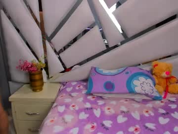 Emmily_Walker Chaturbate stream image from April 25, 2025