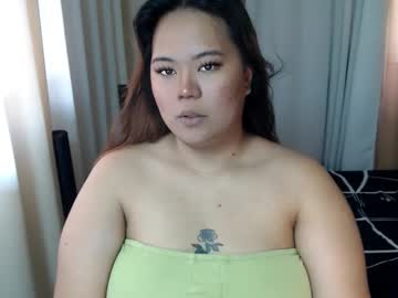 Xxmomshiexx Chaturbate stream image from April 25, 2025