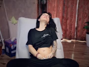 Crissy_Love Chaturbate stream image from April 25, 2025