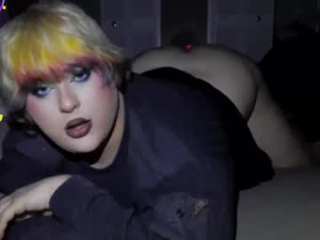 Curvygothfemboy Chaturbate stream image from April 25, 2025