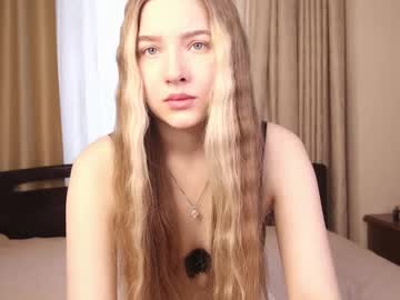 Harrieteasley Chaturbate stream image from April 25, 2025