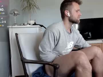 Bubblebuttnes Chaturbate stream image from April 25, 2025