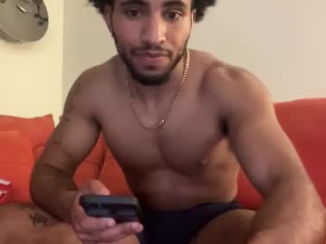 Leauxxxmatt Chaturbate stream image from April 25, 2025