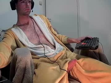 Onesieboyx Chaturbate stream image from April 25, 2025
