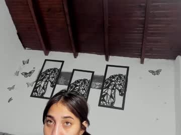 Soylesly Chaturbate stream image from April 25, 2025