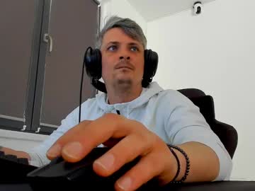 Dgxhoya Chaturbate stream image from April 25, 2025