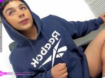 Seductivo_Jr Chaturbate stream image from April 25, 2025
