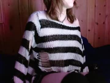 Femboyflowers Chaturbate stream image from April 25, 2025