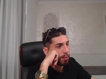 Rexweller Chaturbate stream image from April 25, 2025