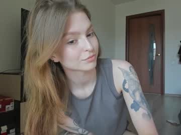 Mollydangerous Chaturbate stream image from April 25, 2025