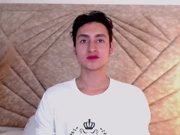 Tomyycollins Chaturbate stream image from April 25, 2025