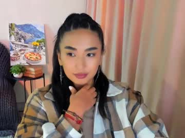 Worldofkim Chaturbate stream image from April 25, 2025