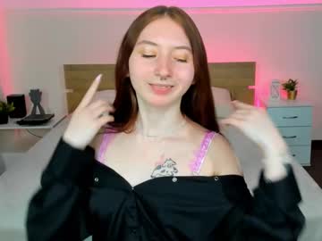 Vikivixen Chaturbate stream image from April 25, 2025
