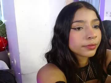 Divine_Cloee Chaturbate stream image from April 25, 2025
