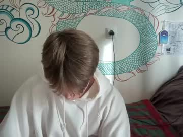 Kero180 Chaturbate stream image from April 25, 2025