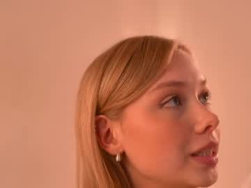 April_Blush Chaturbate stream image from April 25, 2025