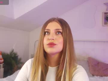 Edaachi Chaturbate stream image from April 25, 2025