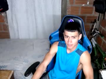 Flacolatind Chaturbate stream image from April 25, 2025