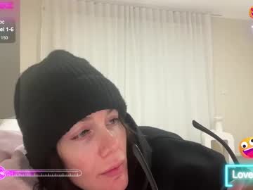 Playgirlpetite Chaturbate stream image from April 25, 2025