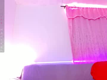 Pretty_Emii Chaturbate stream image from April 25, 2025