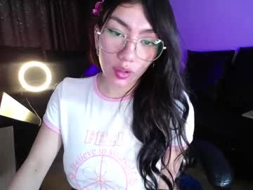 Eveelyn_20 Chaturbate stream image from April 25, 2025