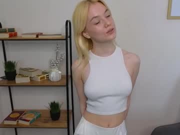 Helen_Barrett Chaturbate stream image from April 25, 2025