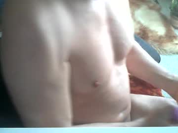 Xchie Chaturbate stream image from April 25, 2025