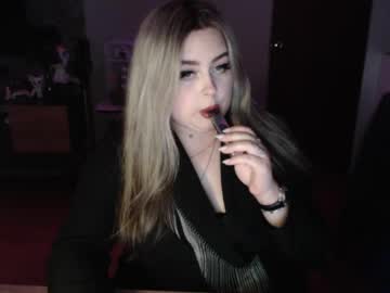 Agatasweeti Chaturbate stream image from April 25, 2025