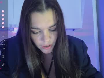 Greta_Devine Chaturbate stream image from April 25, 2025