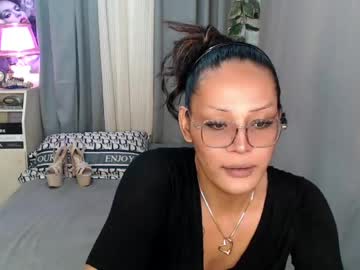 Midnightraven27 Chaturbate stream image from April 25, 2025