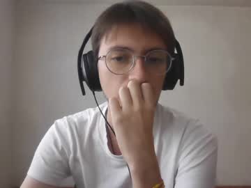Twinkwithglasses98 Chaturbate stream image from April 25, 2025