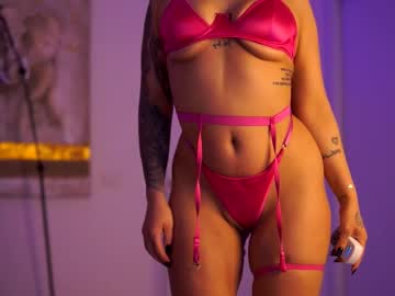 Nina_Valentinaa Chaturbate stream image from April 25, 2025