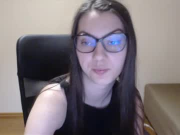 Vivianngray Chaturbate stream image from April 25, 2025