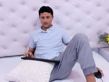 Gabo_Yepes Chaturbate stream image from April 25, 2025