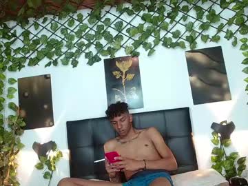 Merlyn06 Chaturbate stream image from April 25, 2025