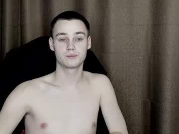 Robert10211 Chaturbate stream image from April 25, 2025