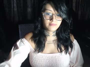 Katy_Bello Chaturbate stream image from April 25, 2025