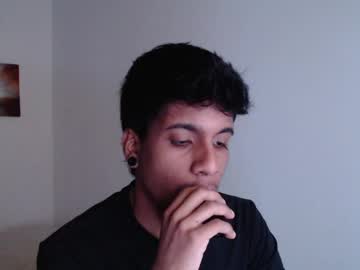Khevinlopezonig Chaturbate stream image from April 25, 2025