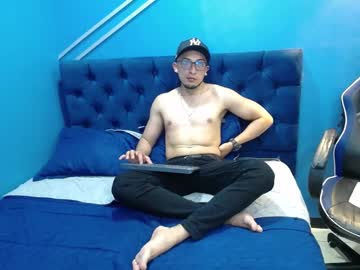 Nickymert Chaturbate stream image from April 25, 2025