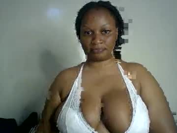 Queen_Delux Chaturbate stream image from April 25, 2025