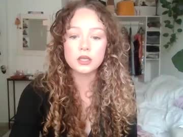 Rosiemae926 Chaturbate stream image from April 25, 2025